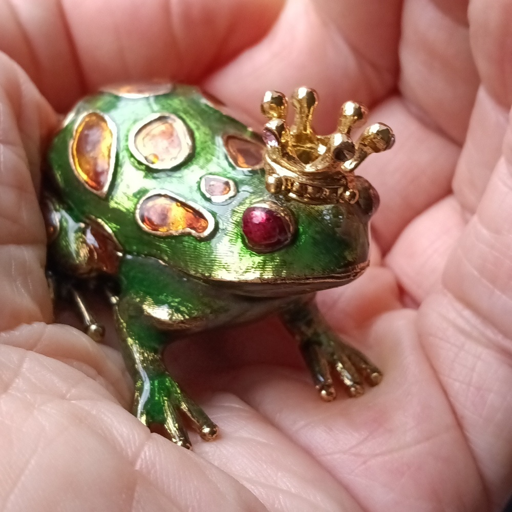 Monet Frog Prince Enamel Trinket Box Green & Gold with Crown